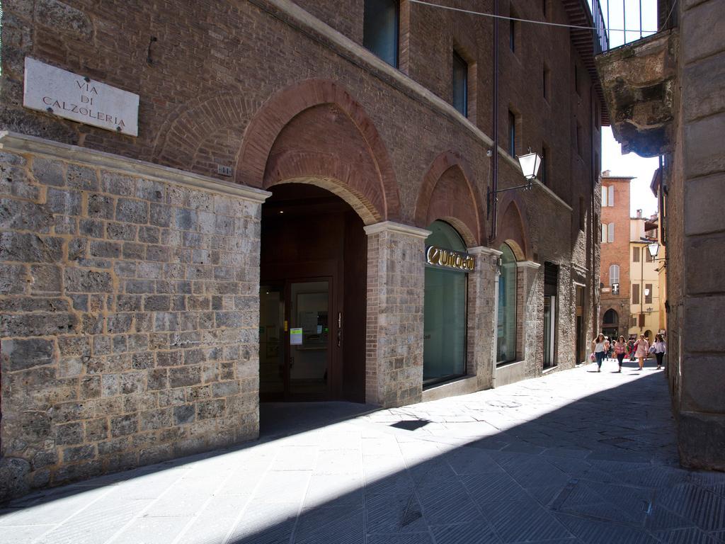 Il Tolomei - Central In The Middle Of Main Street Siena Zimmer foto